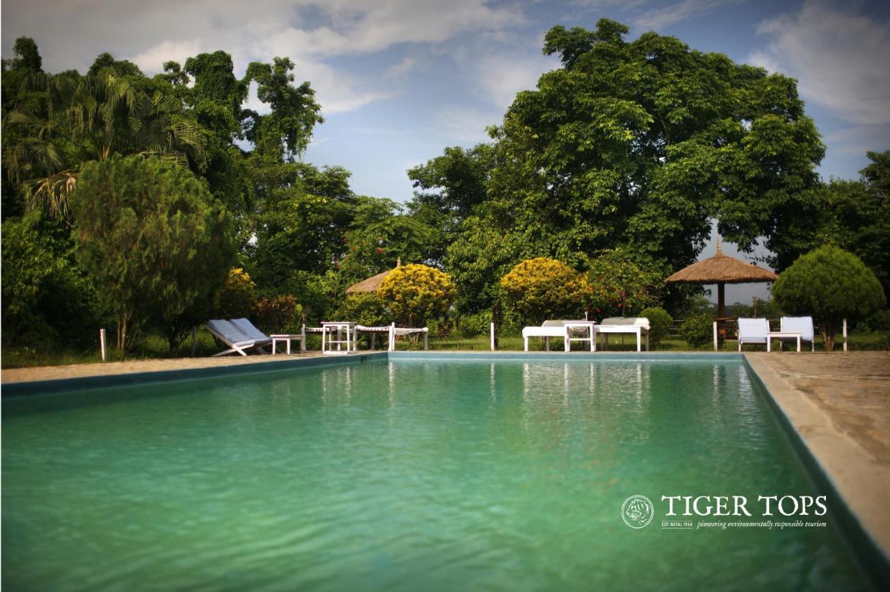 Tiger Tops Tharu Lodge Chitwan Exterior foto