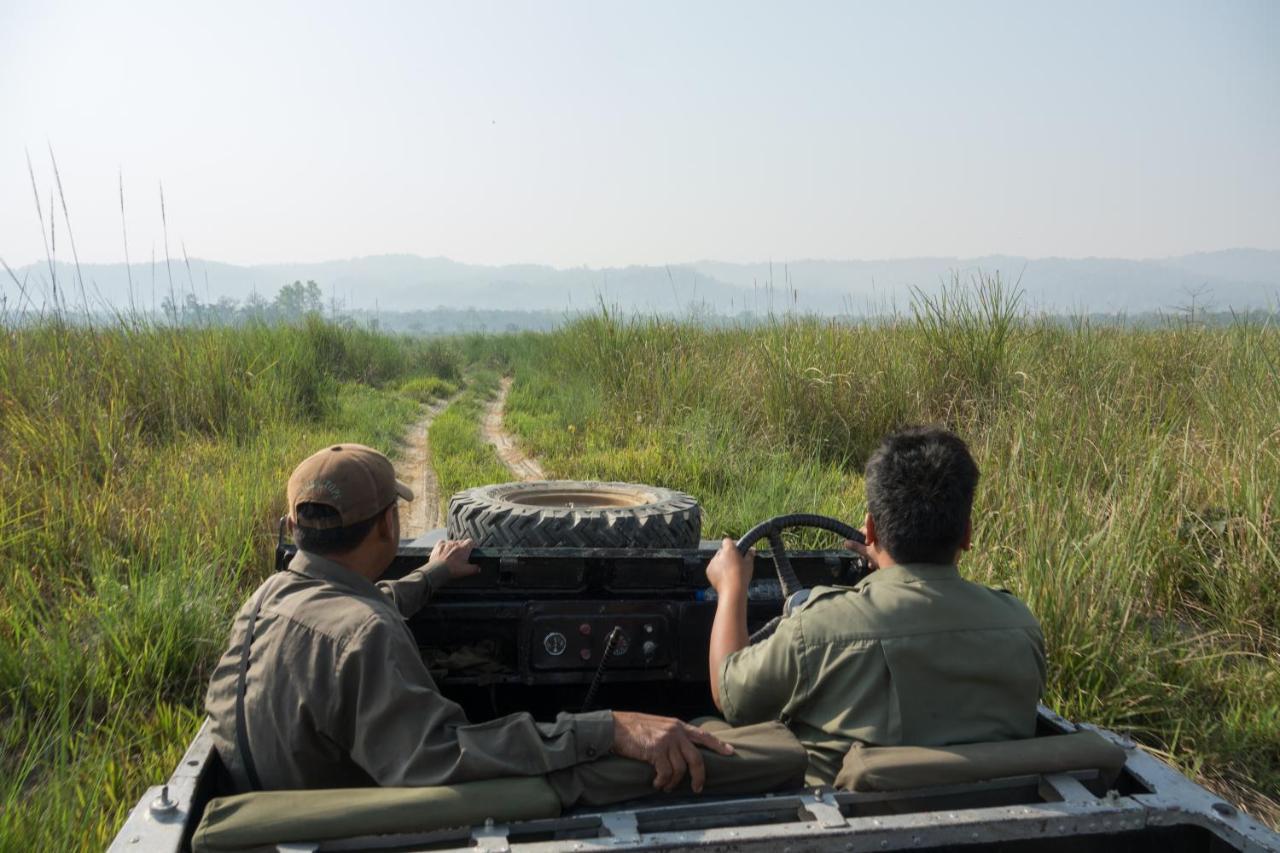 Tiger Tops Tharu Lodge Chitwan Exterior foto